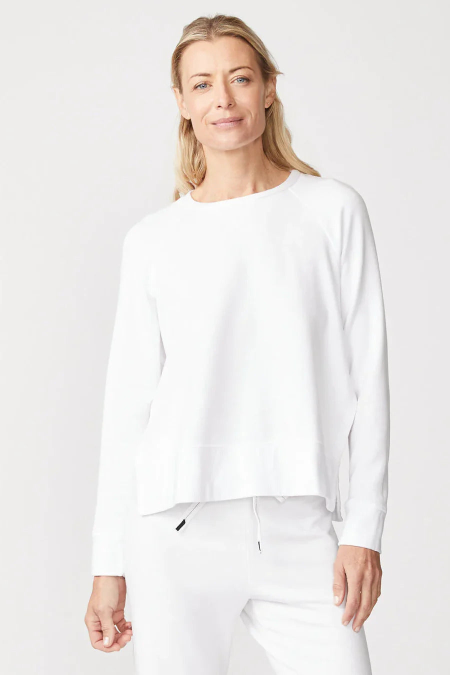 BAILEY/44 Women's Stateside Softest Fleece Raglan Side Slit Sweatshirt