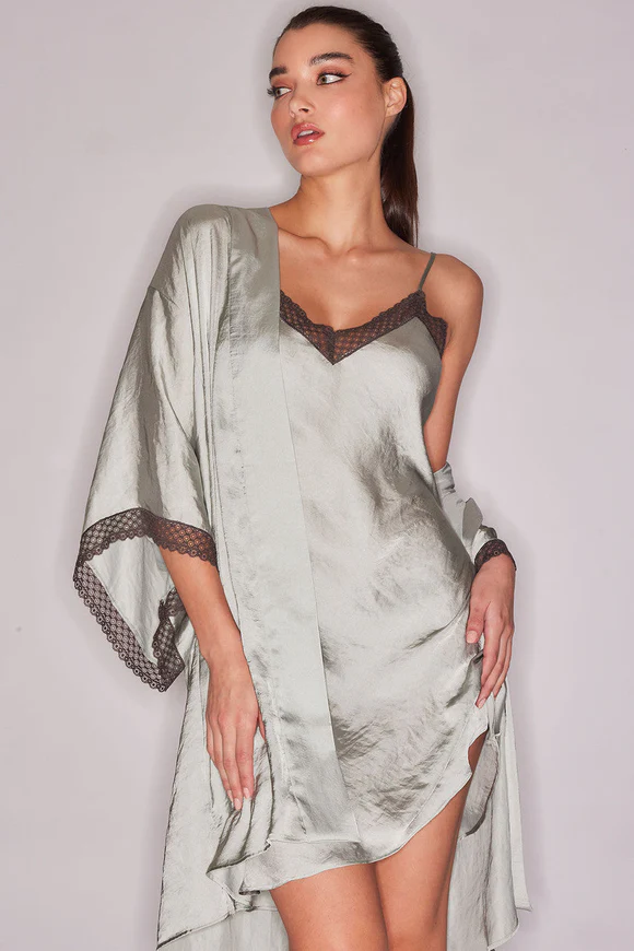 Natori Ashley Icon Lace Wrap