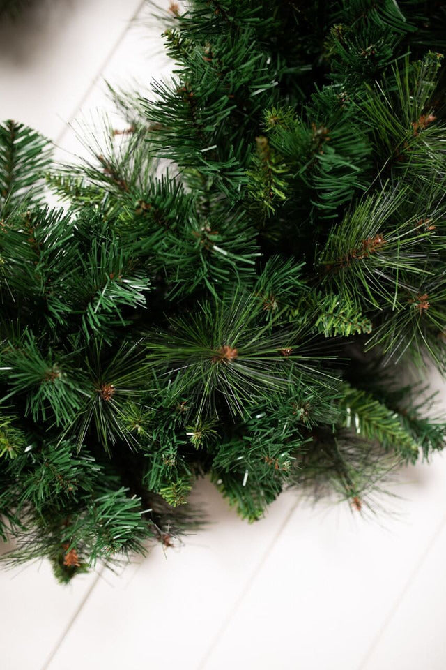 Decorator's Warehouse 36” Deluxe Belgium Wreath