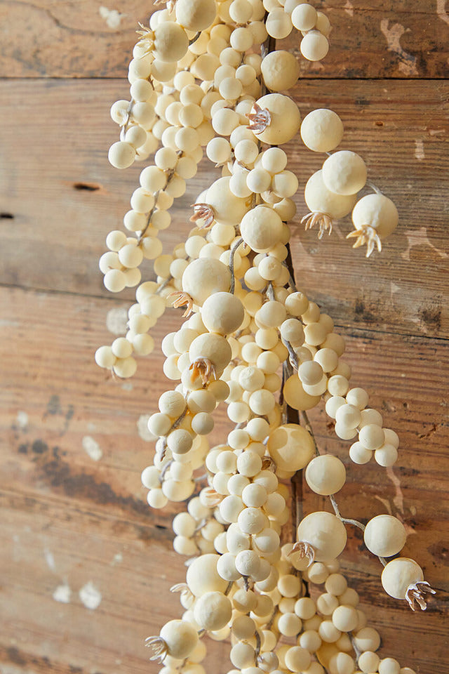 Decorator's Warehouse 4' WP Cream Weathered Berry Garland