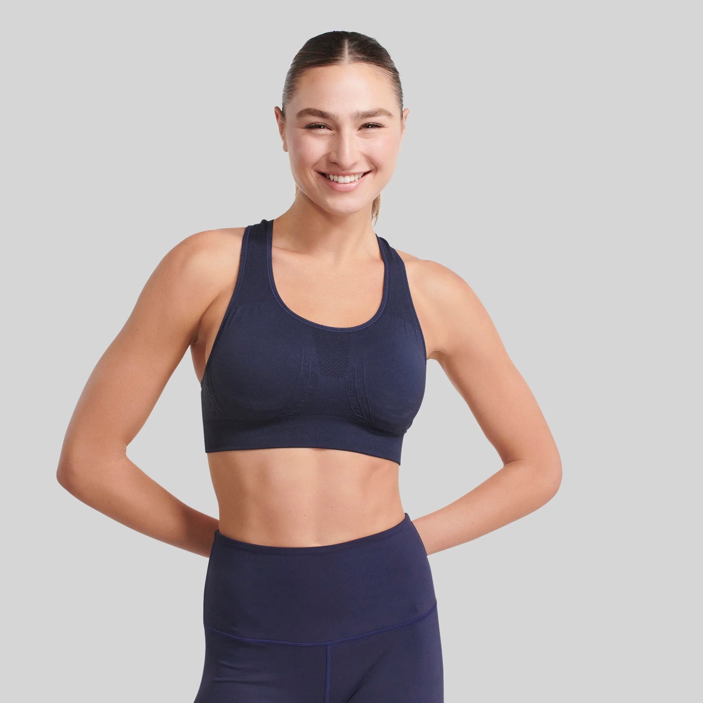 Underoutfit Women's The Nowsunday Racerback Sports Bra (Sewn In Pads)