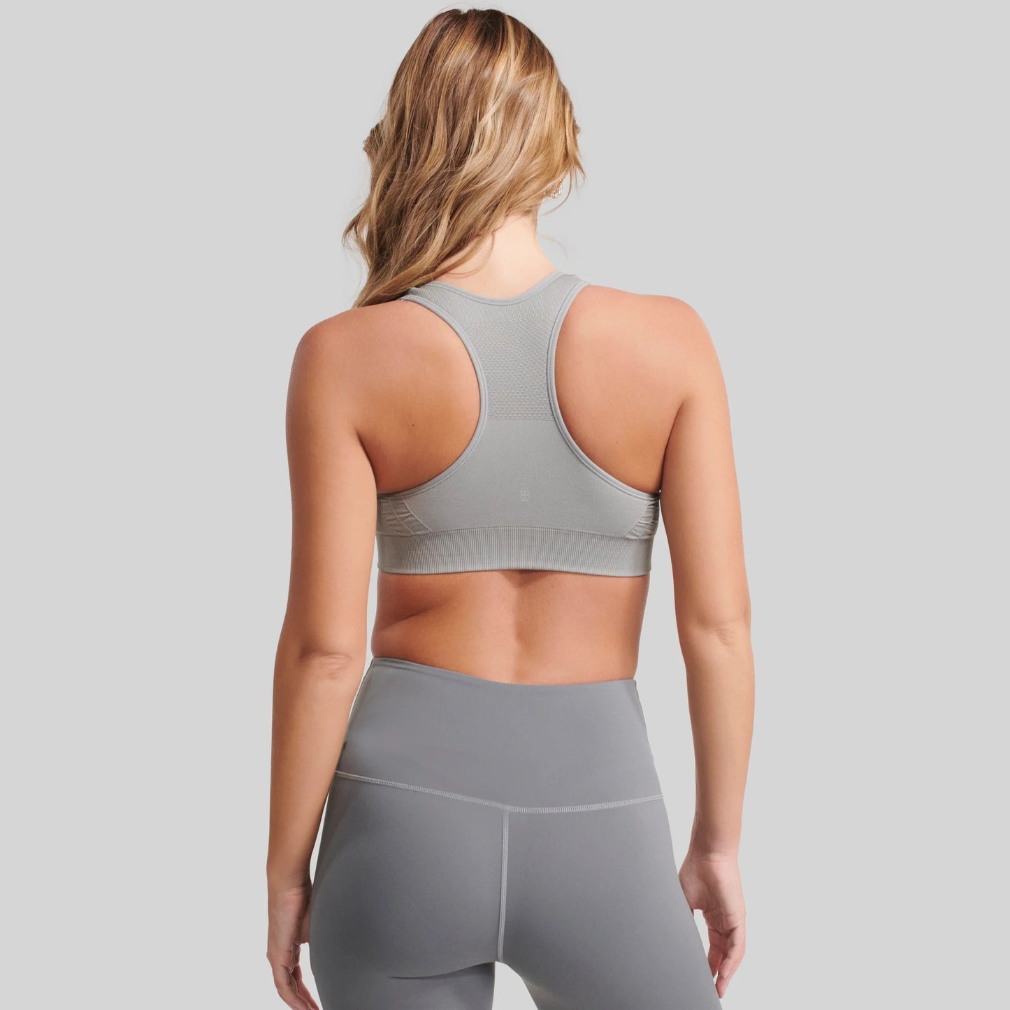 Underoutfit Women's The Nowsunday Racerback Sports Bra (Sewn In Pads)