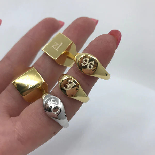 ARGENTO VIVO THE PERSONALIZED SIGNET RING