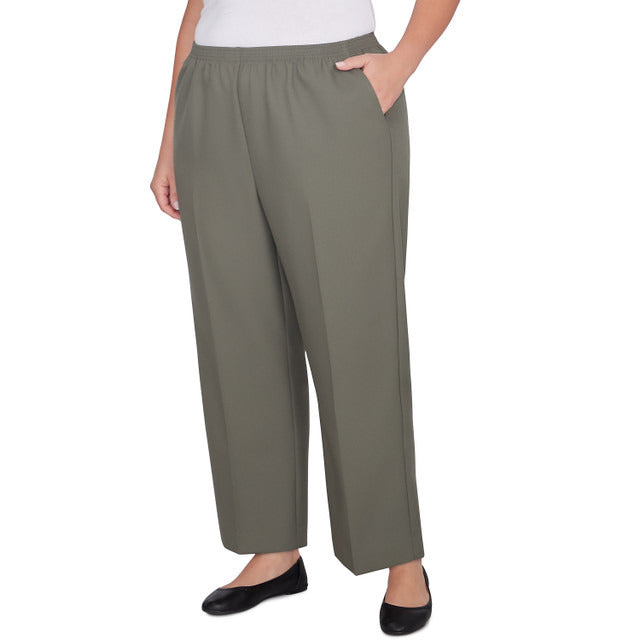 Alfred Dunner Plus Women's Classic Accord Elastic Waist Short Length Pant