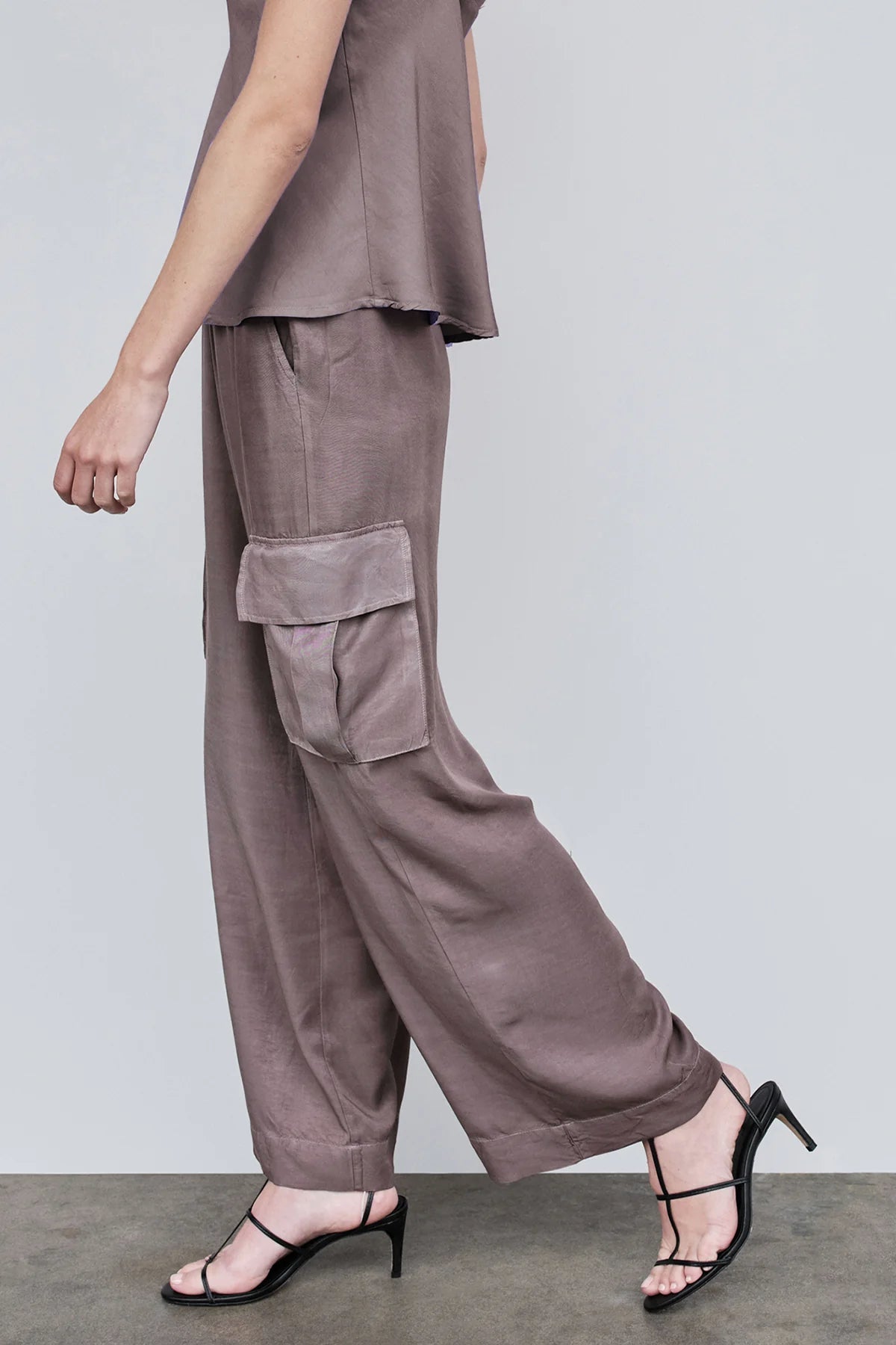 BAILEY/44 Women's Stateside Viscose Satin Cargo Pant