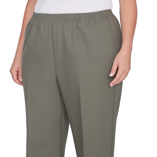 Alfred Dunner Plus Women's Classic Accord Elastic Waist Short Length Pant