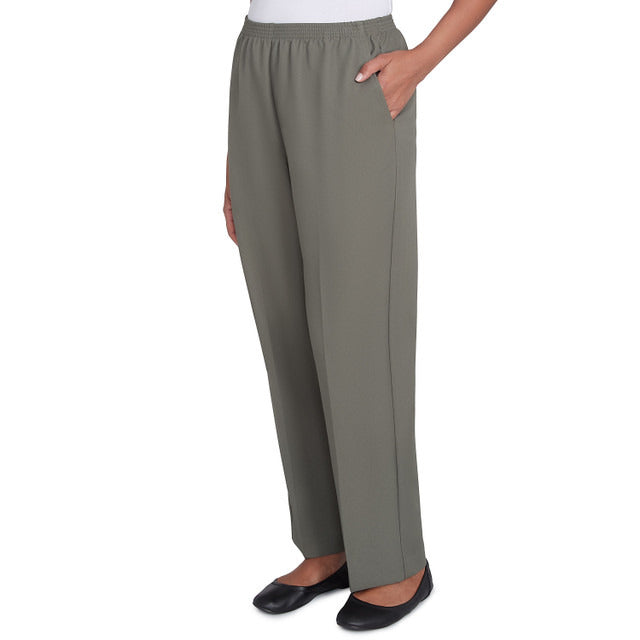 Alfred Dunner Plus Women's Classic Accord Elastic Waist Medium Length Pant