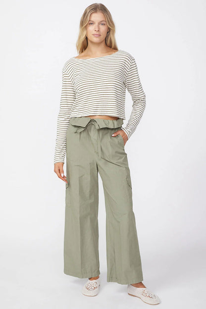 BAILEY/44 Women's Stateside Fine Poplin Foldover Cargo Pant in Fern