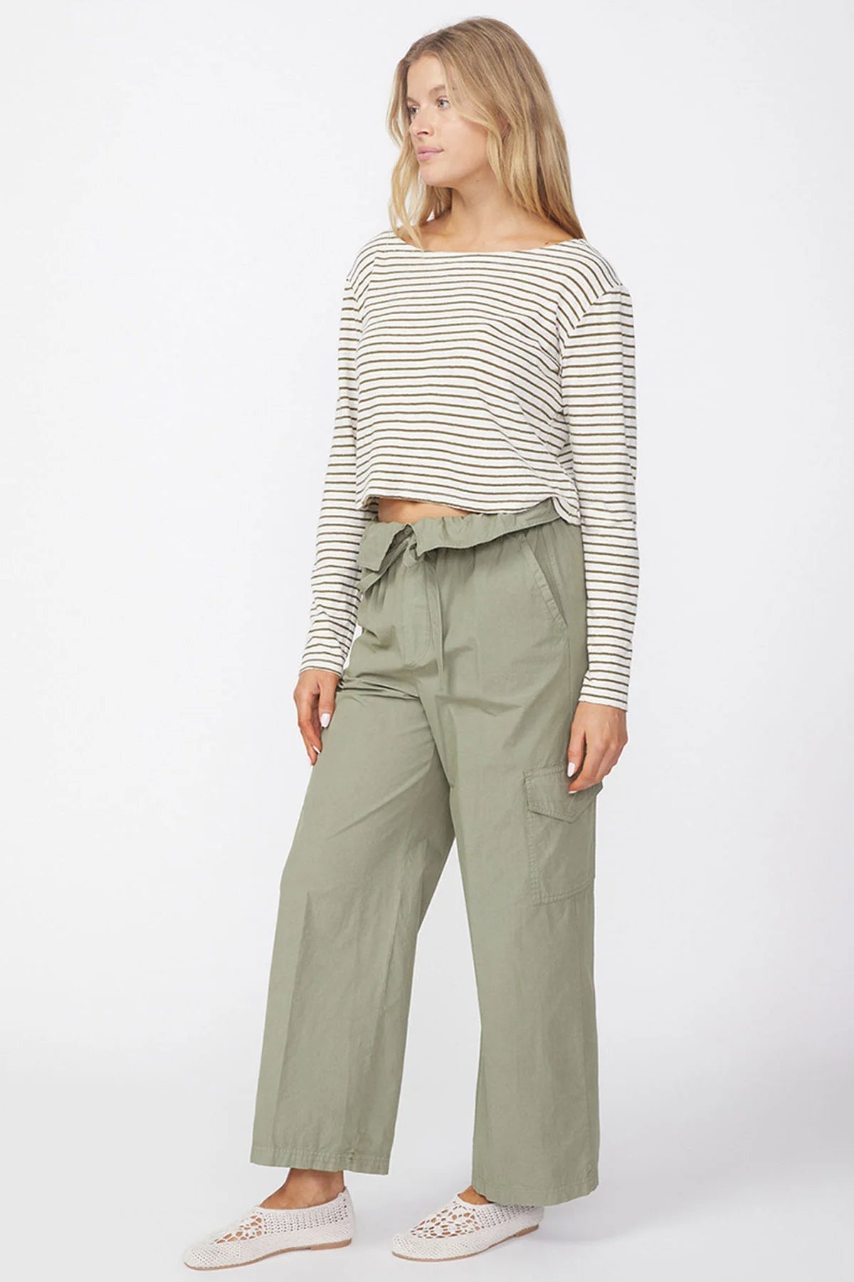 BAILEY/44 Women's Stateside Fine Poplin Foldover Cargo Pant in Fern