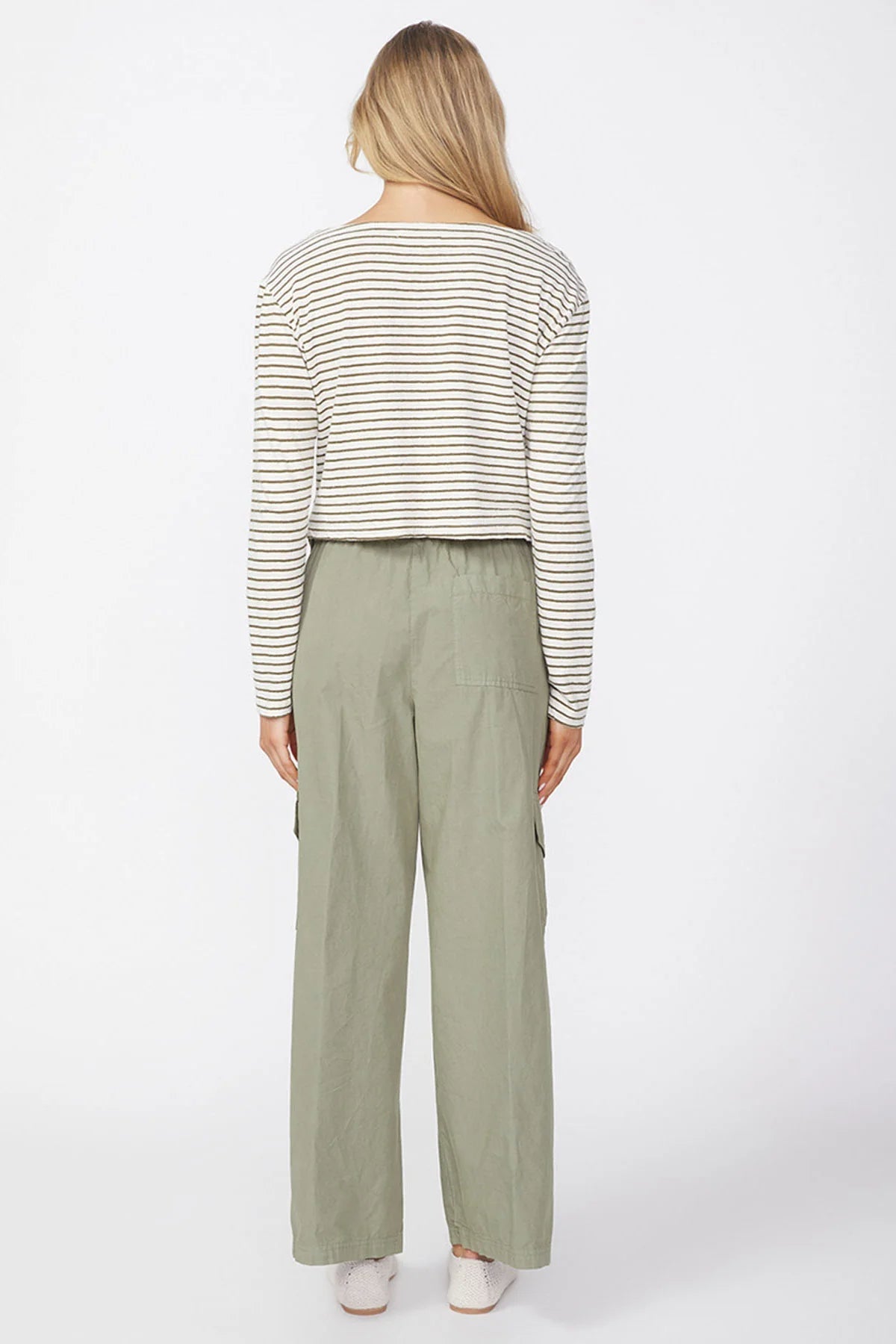 BAILEY/44 Women's Stateside Fine Poplin Foldover Cargo Pant in Fern
