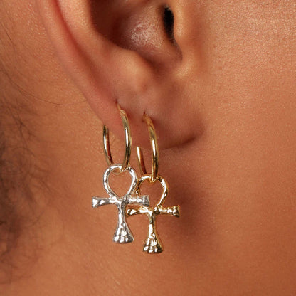 ARGENTO VIVO THE HAMMERED CROSS EARRING