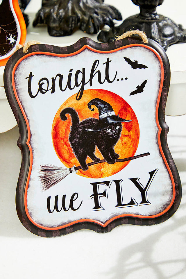 Decorator's Warehouse 7"H x 6"L Embossed Halloween Sign