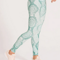 Niyama Sol Women's Python Barefoot Legging - Mint