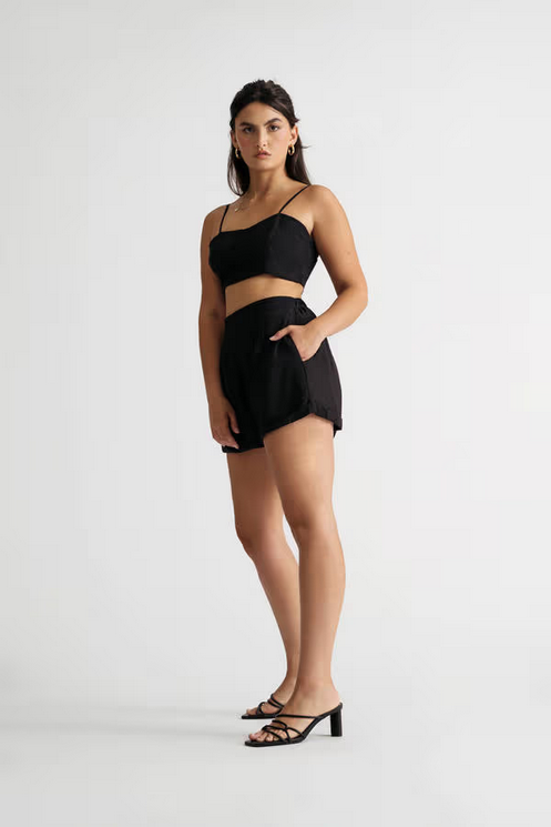 Tobi Women's Jennifer Crop Top and Short Set - Black