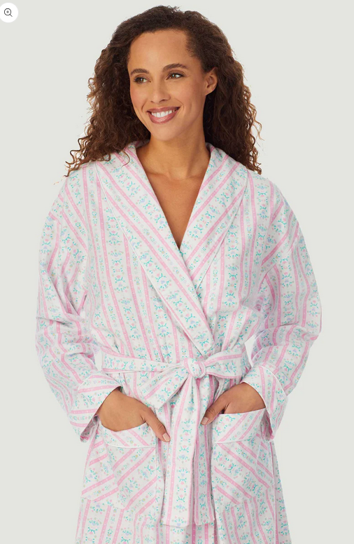 Lanz of Salzburg Women's Classic Pink Tyrolean Wrap Robe