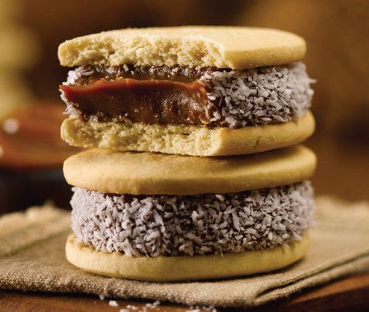 Pampa Direct Cachafaz Alfajor Cornstarch Maicena with Grated Coconut and Dulce de Leche (box of 6)