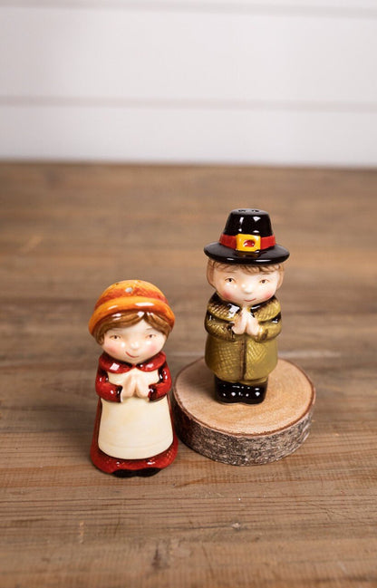 Decorator's Warehouse Sweet Pilgrim Salt and Pepper Shakers - Set of 2